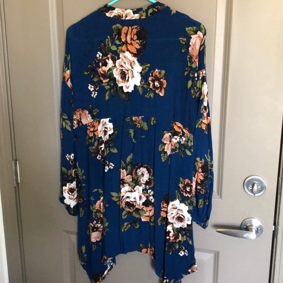 Dress - Picture 5 of 5